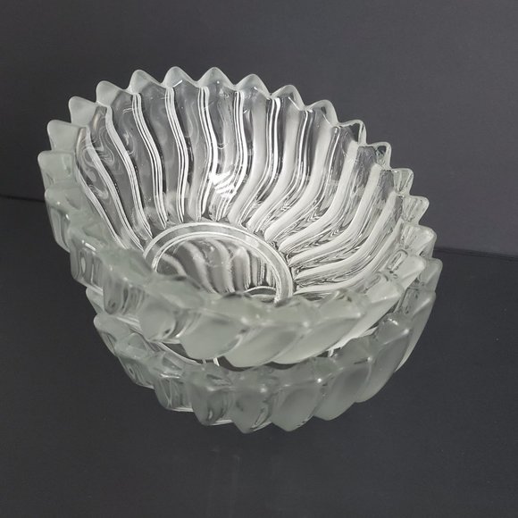 VINTAGE MIKASA Frosted Glass Bowls Zig Zag Design Rim - Picture 7 of 7